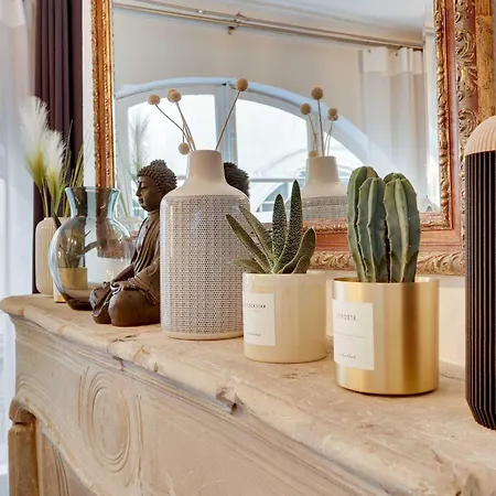 Historical In The Heart Of - 1 *