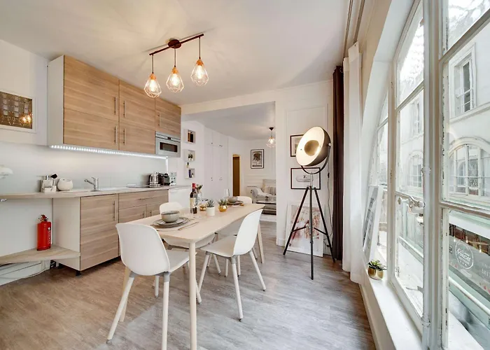 Historical In The Heart Of - 1 Apartamento
