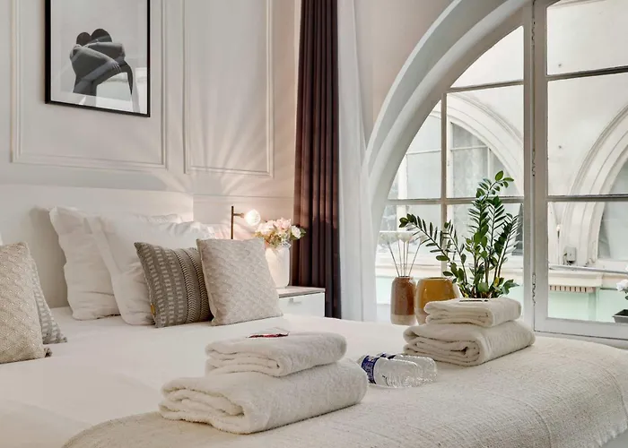 Historical In The Heart Of - 1 * Paris